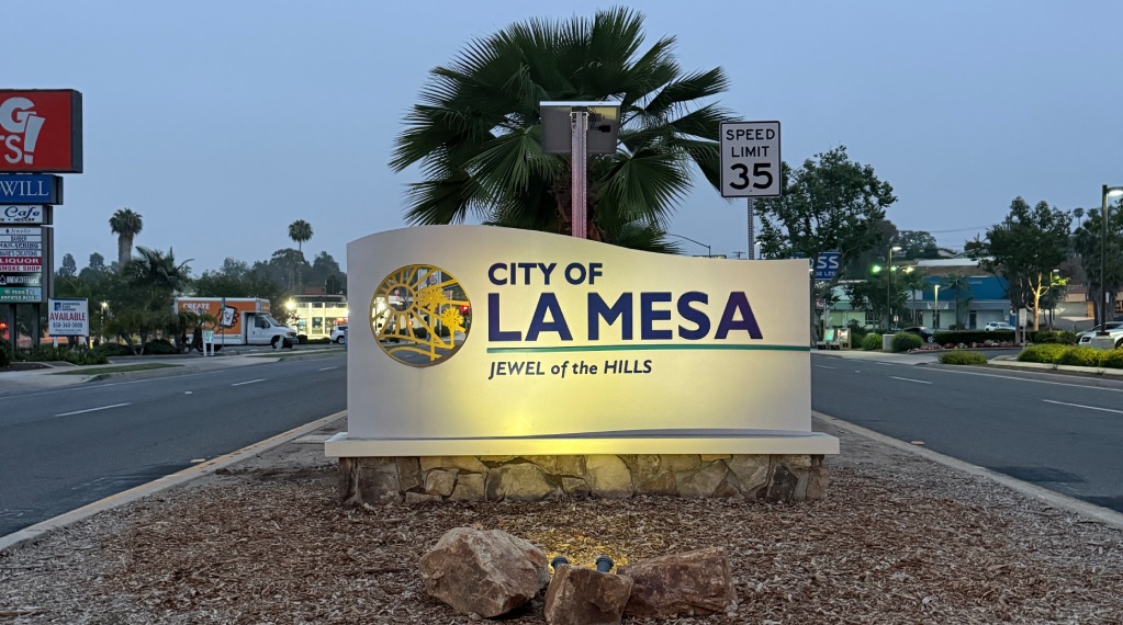 Outdoor Solar Sign Lighting